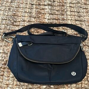 Lululemon All Night Festival 5L black bag